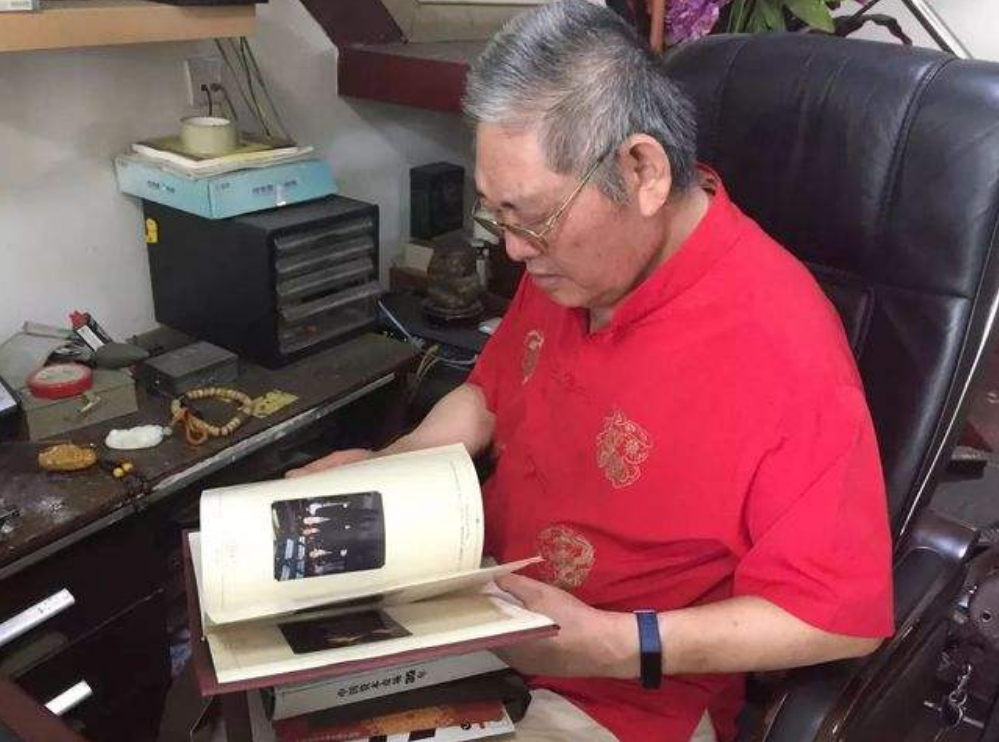 纪实:杨怀定:80年代看报纸发现机遇,一年赚了一百万,成"中国股神"