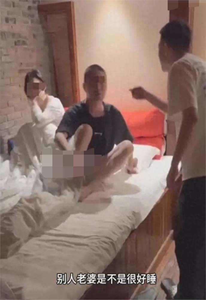 浙江一女子抱娃出轨被抓,现场一片混乱!