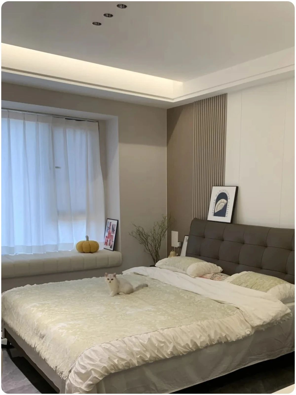 吊顶反光灯槽今天来看看卧室的灯光布局看看哪种更适合自己