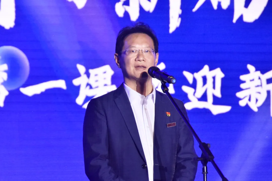 校党委书记邬卫东,校党委副