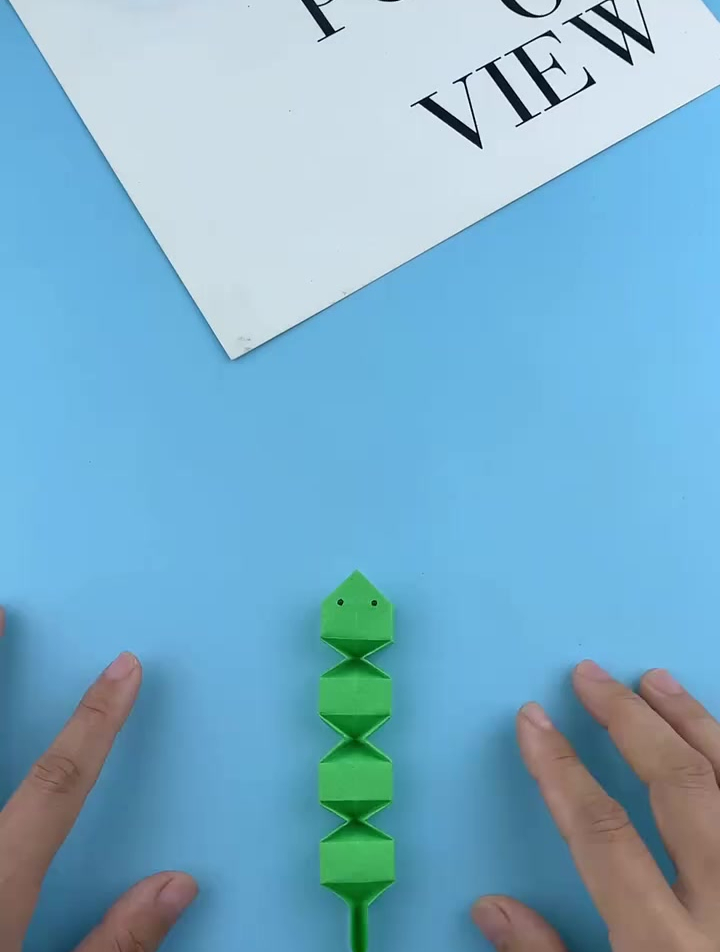 简单几步制作超好玩的弹跳小蛇,你也快来试试吧