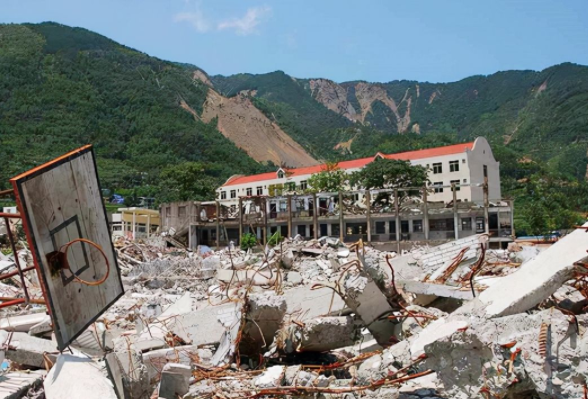 大地震汶川学校图片