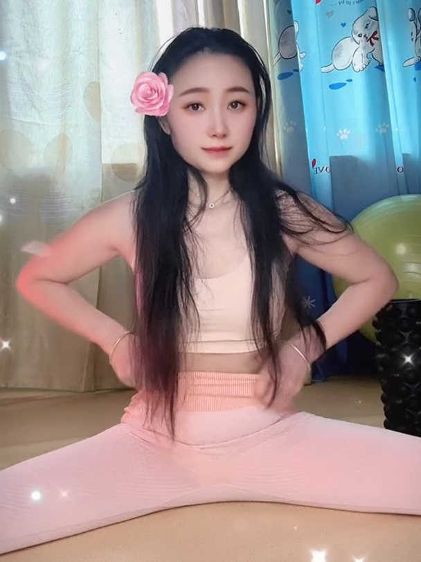 劈叉小妹妹下去图片