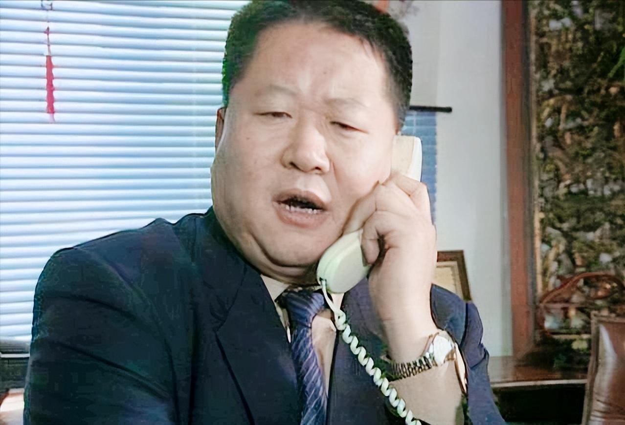 牛振华是一位非常优秀的相声演员,一生中创作和表演了百余部相声作品