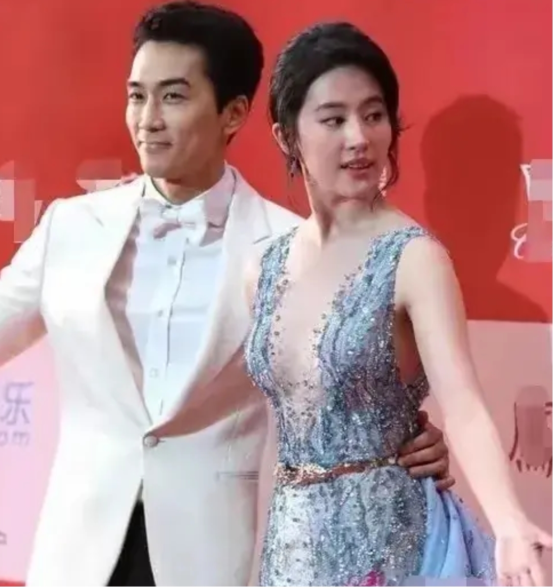 和刘亦菲分手6年,48岁宋承宪逆生长,未婚独居,工作成瘾