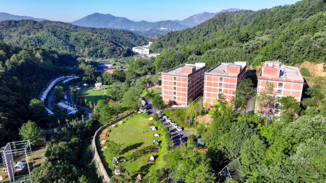 河南唯一,信阳新县大别山露营公园荣获全国5c级自驾车旅居车营地