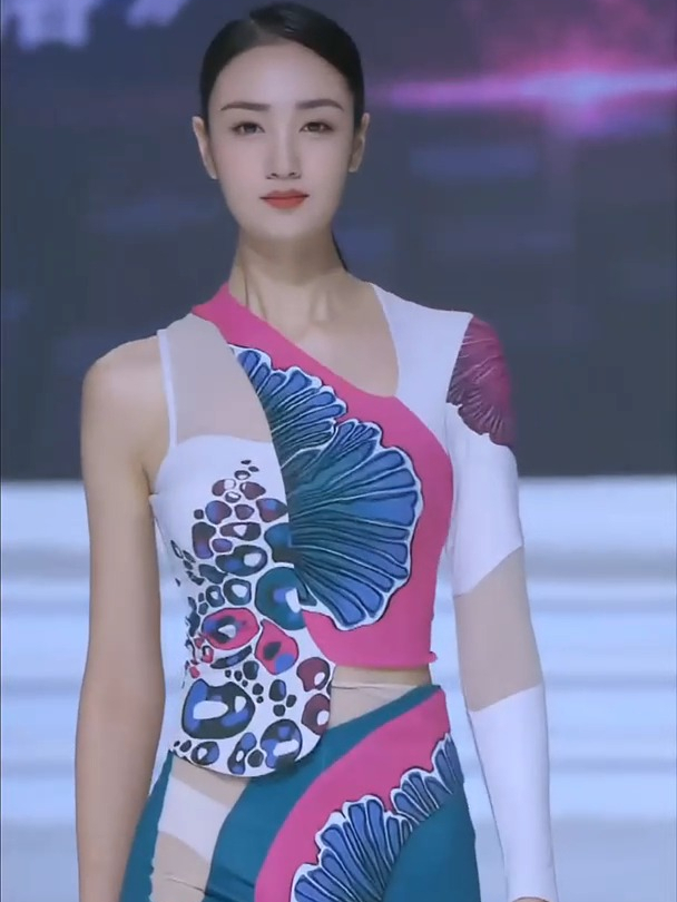 深圳中国内衣文化周,模特陈婷婷