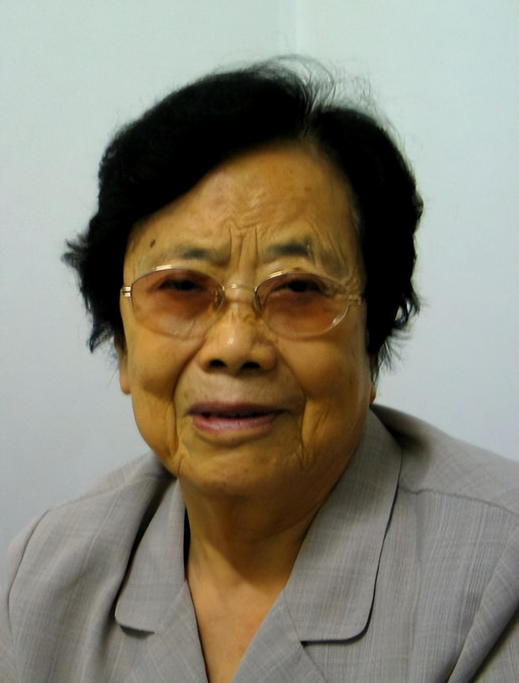 她是红卫兵领袖之一,1983年被判刑,晚年一度靠捡菜