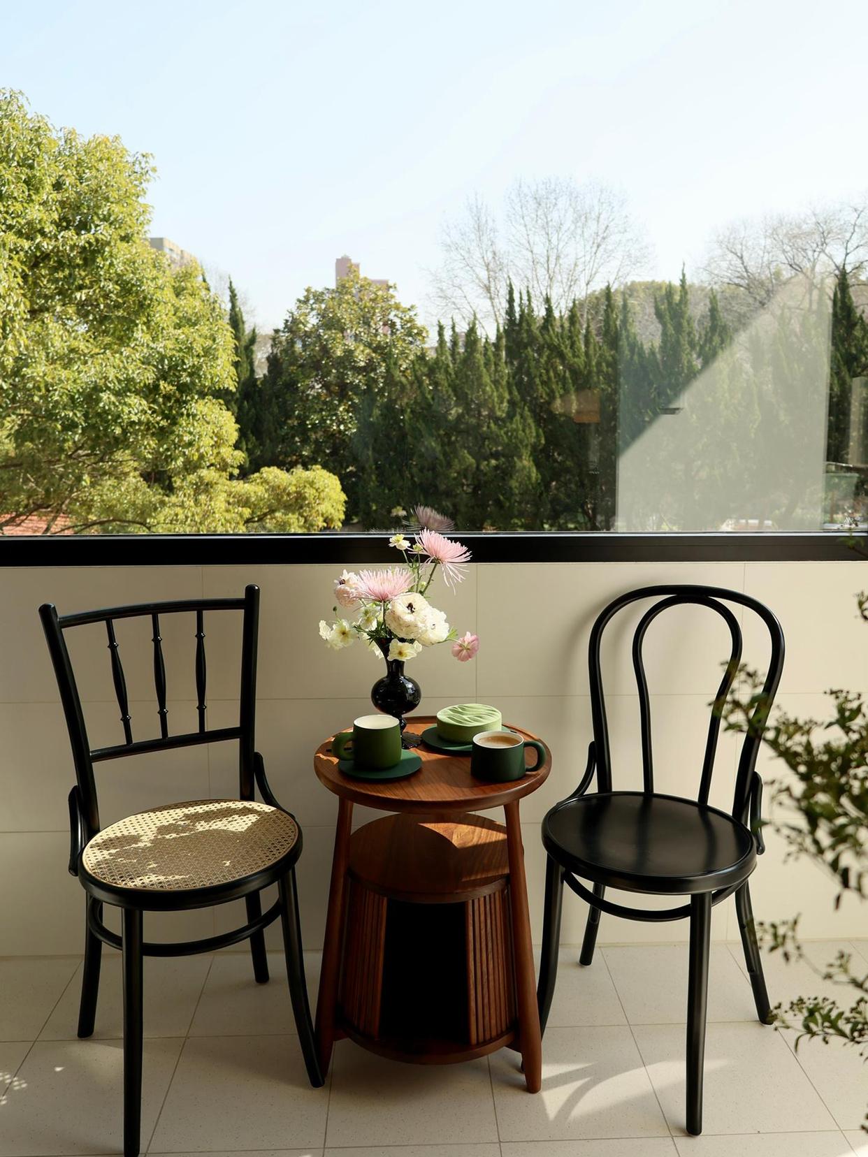 窗: 硬装阶段全屋换了系统窗, 老式阳光小阳台改造老