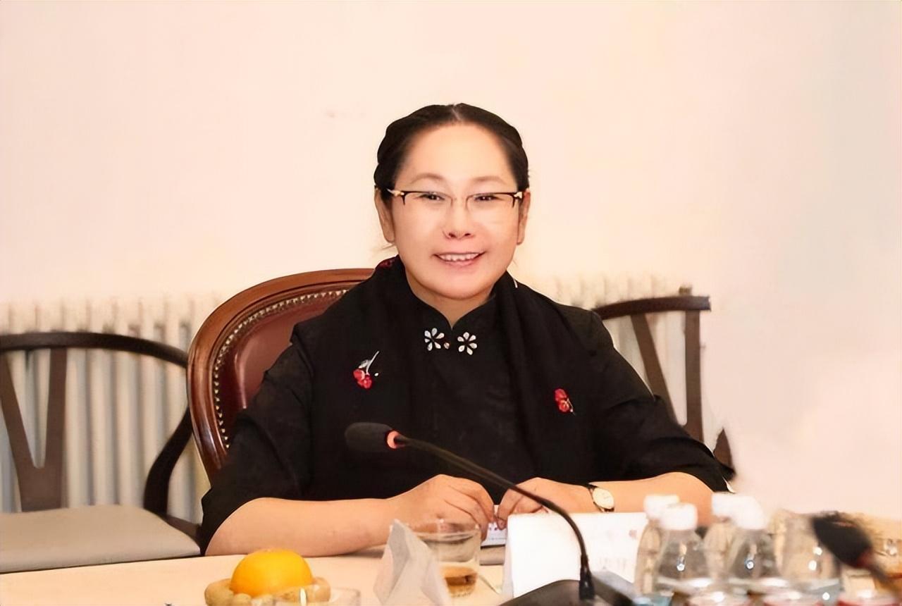 纪实:为汶川地震捐1个亿的这个大富豪,因身体透支,45岁时因病离世