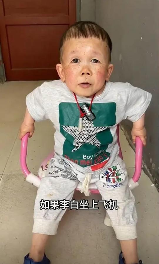 袖珍人吴康:37岁身高72厘米,智力远超同龄人,如今再次开始创业