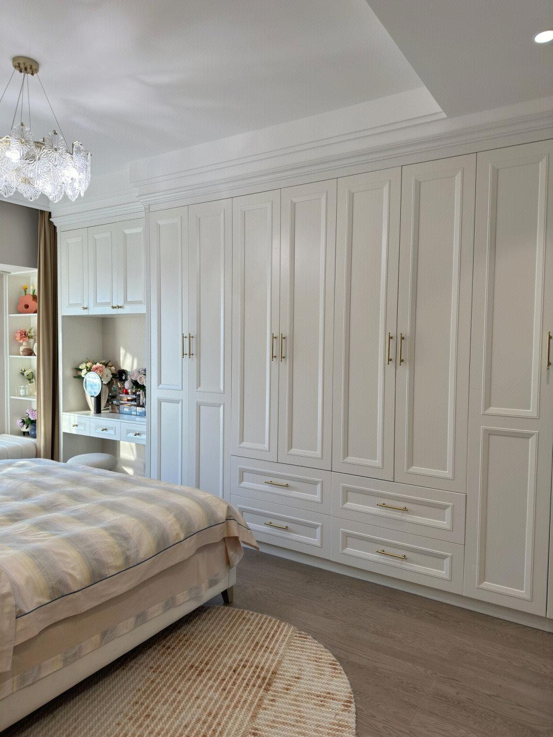 没想到yyds 目前为止装修中最满意的就是木工打的柜子 做了这一整排大