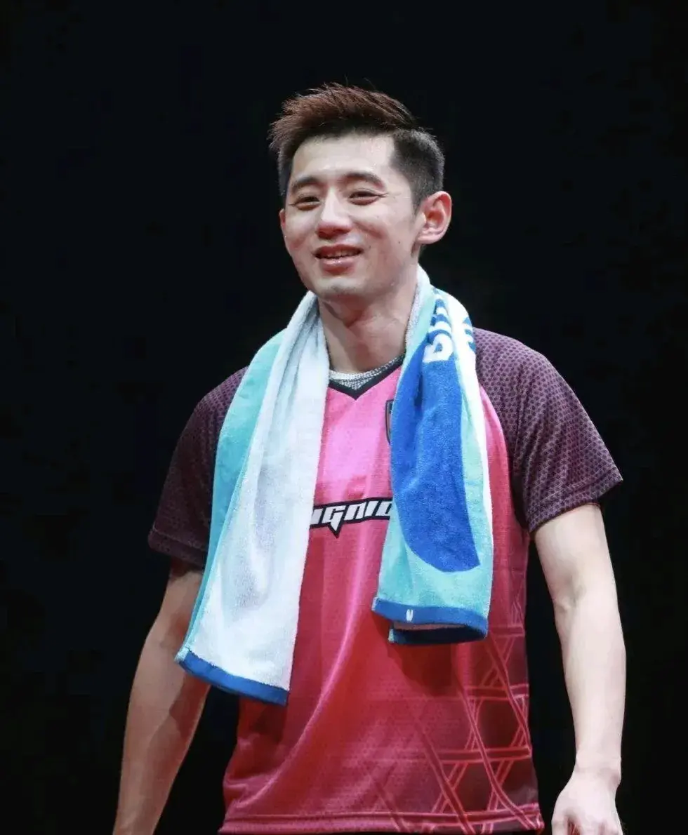 张继科,1988年2月16日出生于山东青岛,中国男子乒乓球队原运动员