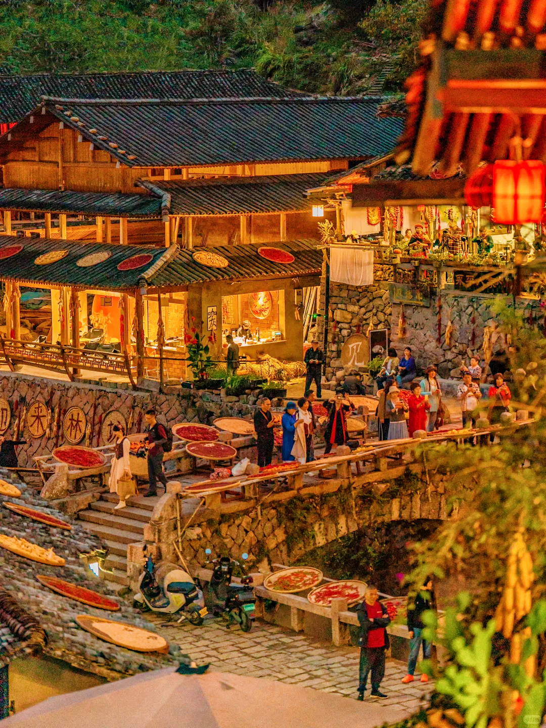 温州林坑古村落是一个隐藏在青山绿水间的宝藏,它位于温州市永嘉县