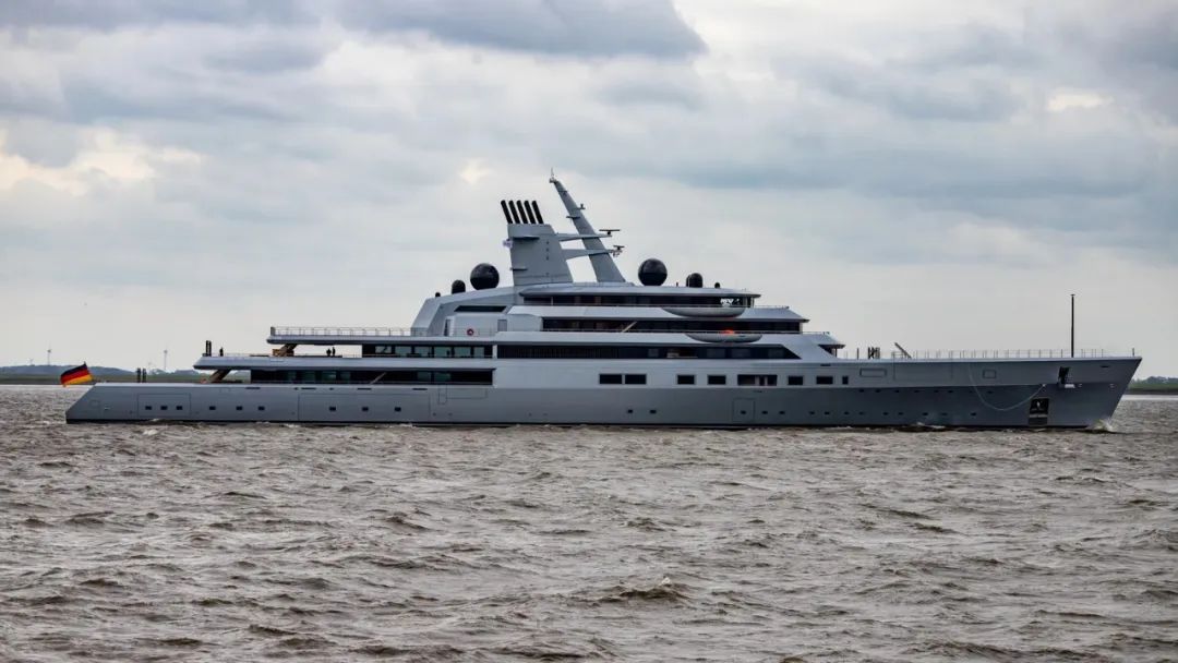 466英尺!美国富豪迄今拥有的最大的超级游艇诞生