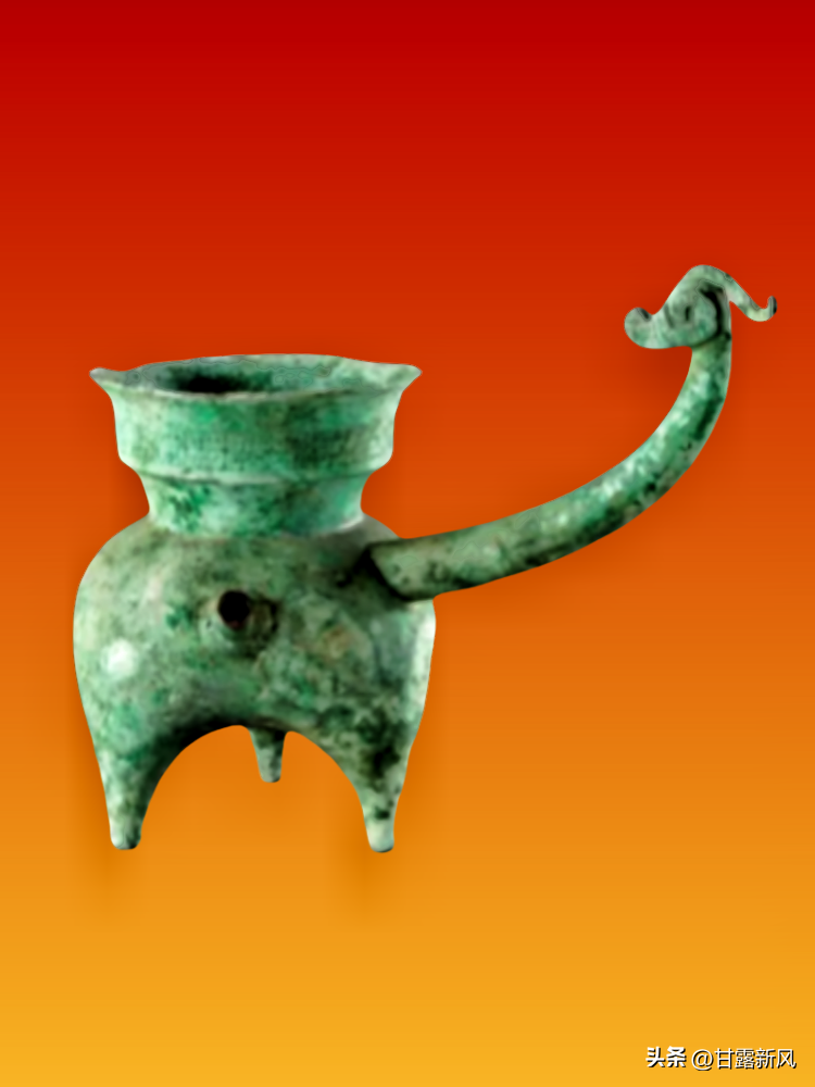 5‌,兽面纹方彝‌:西周时期的青铜盛酒器,造型雄壮奇瑰,体现了