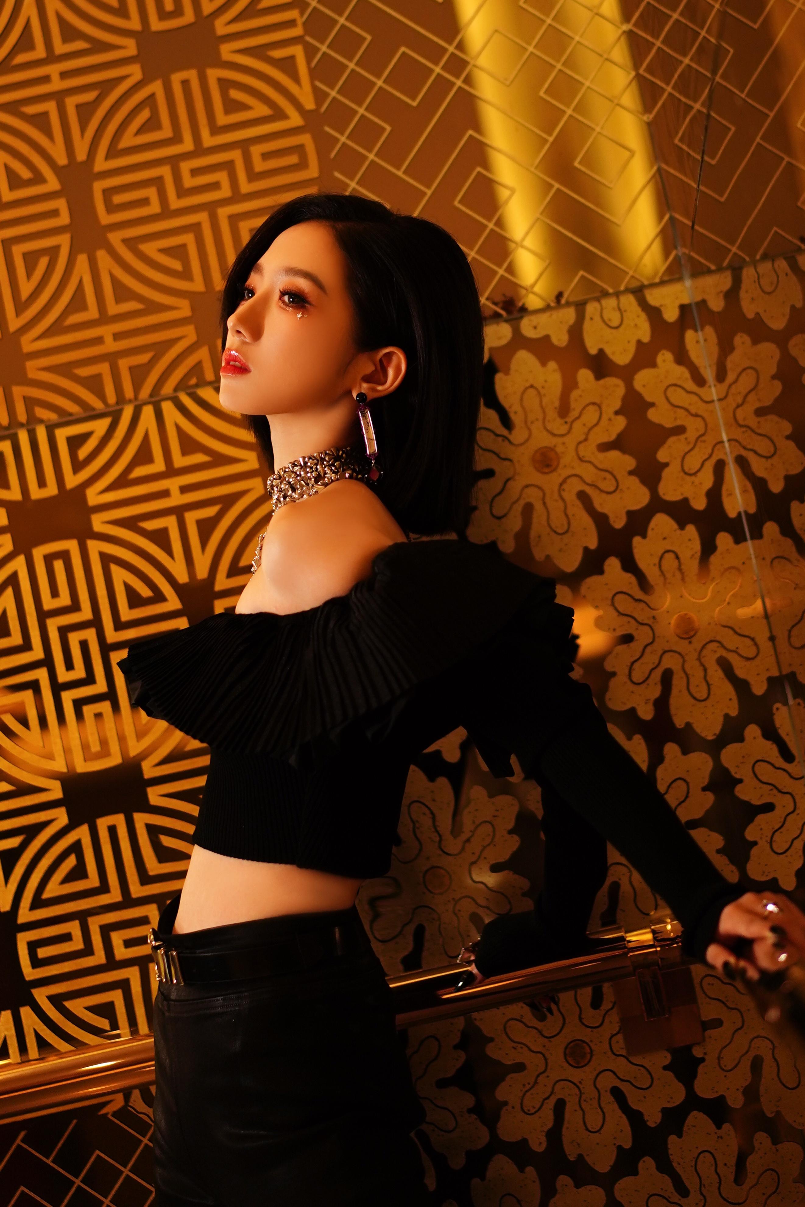 美女系列壁纸465—孟美岐