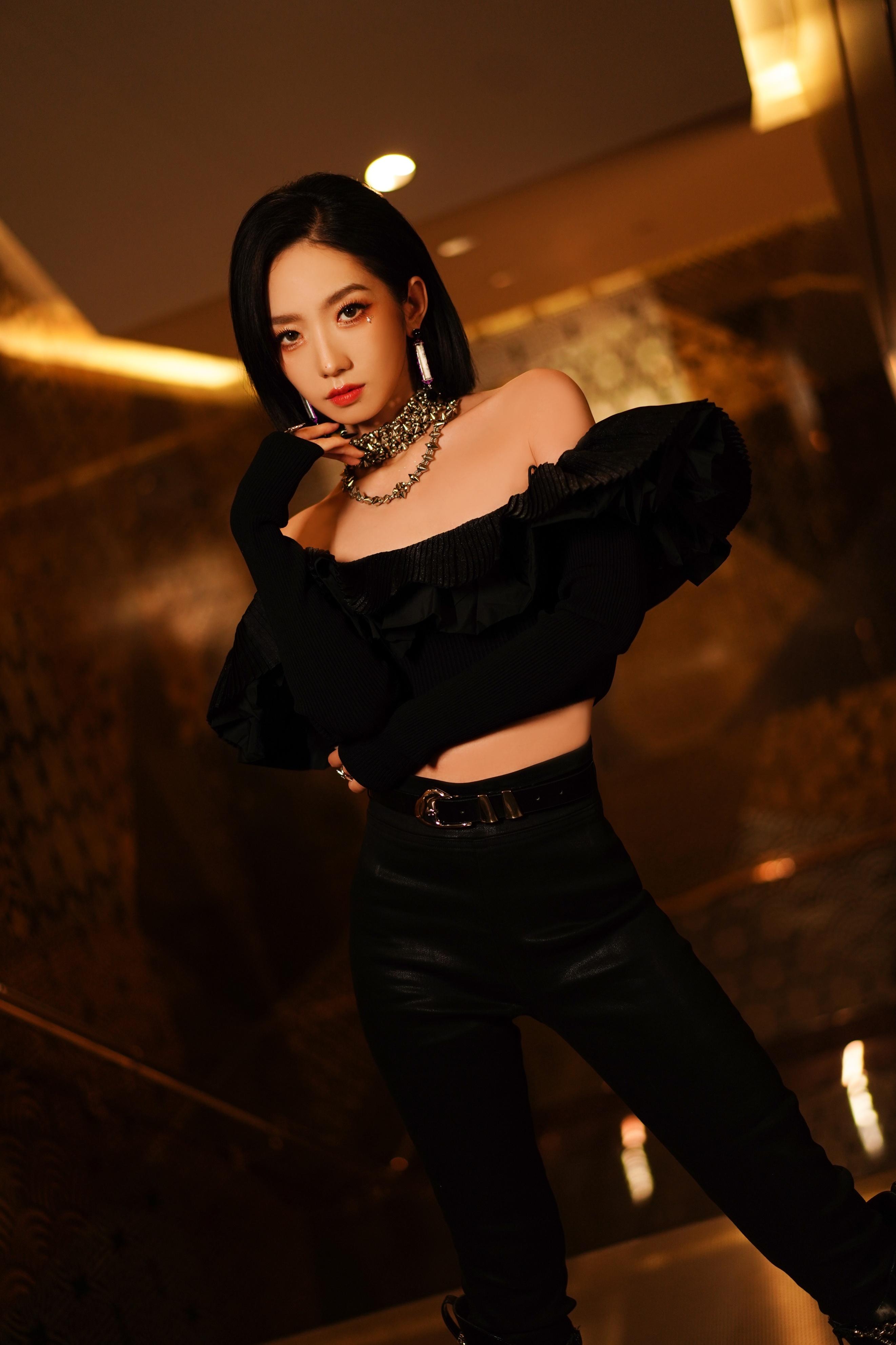 美女系列壁纸465—孟美岐