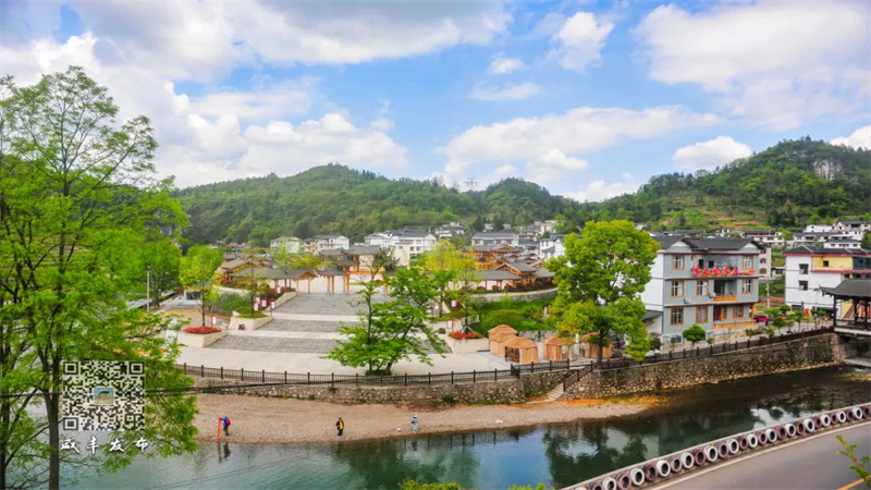 近年来,咸丰县依托"一统三治六联"的村级治理模式,以"治安联防,纠纷