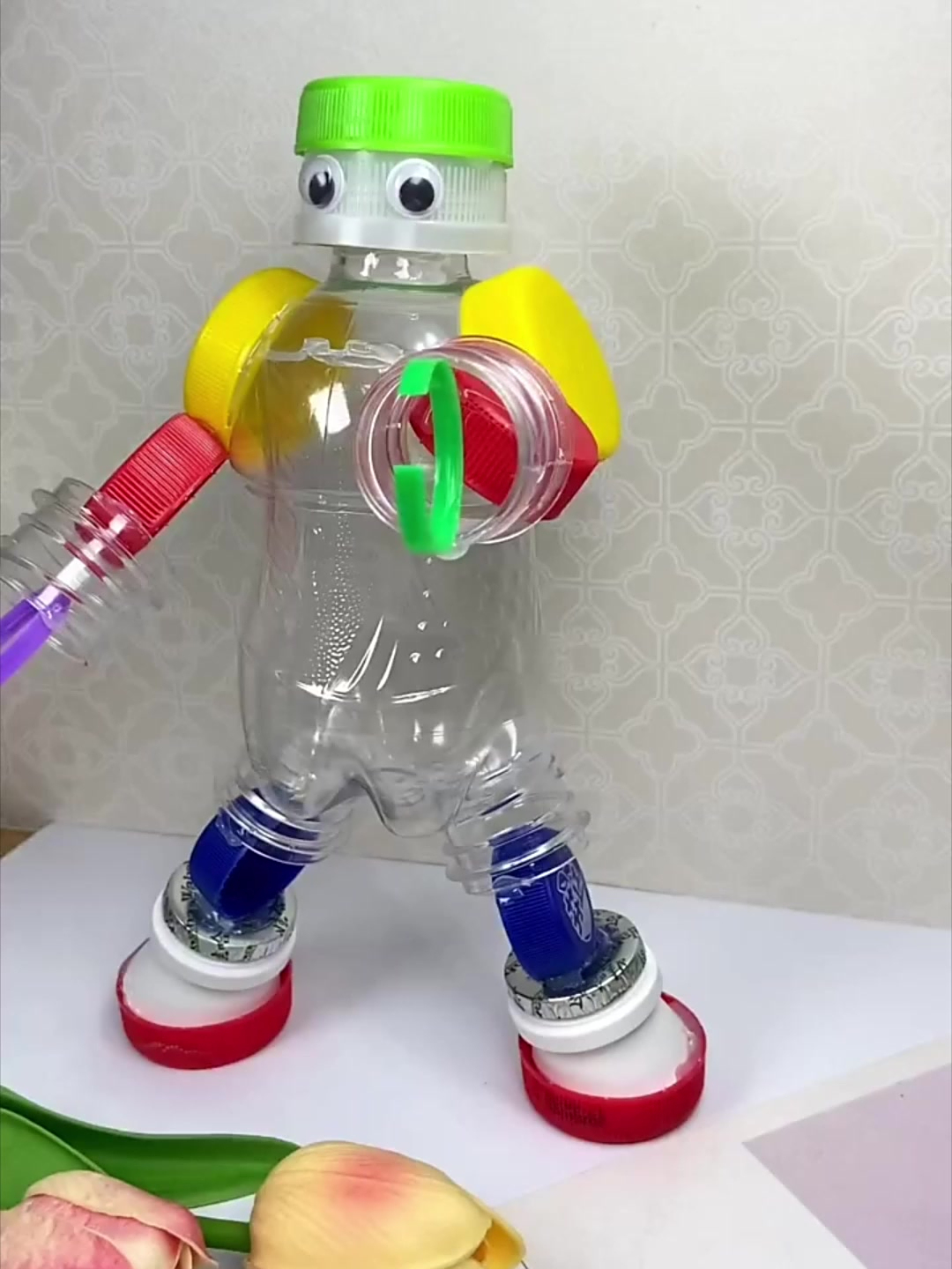 塑料瓶制作的机器人