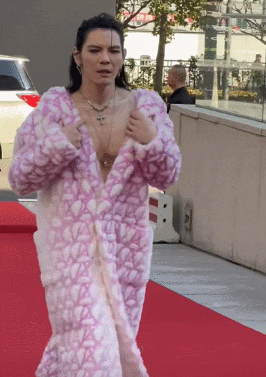 权志龙变"大姨"?男穿女装的时尚逻辑