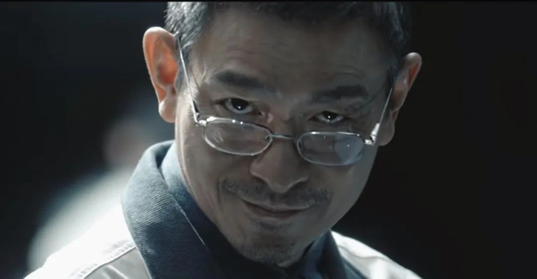 《流浪地球3》分上下两部!刘德华光头受伤,白发李雪健手握按钮