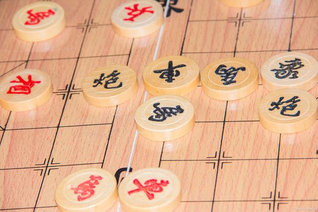 象棋中的两个象的图片图片