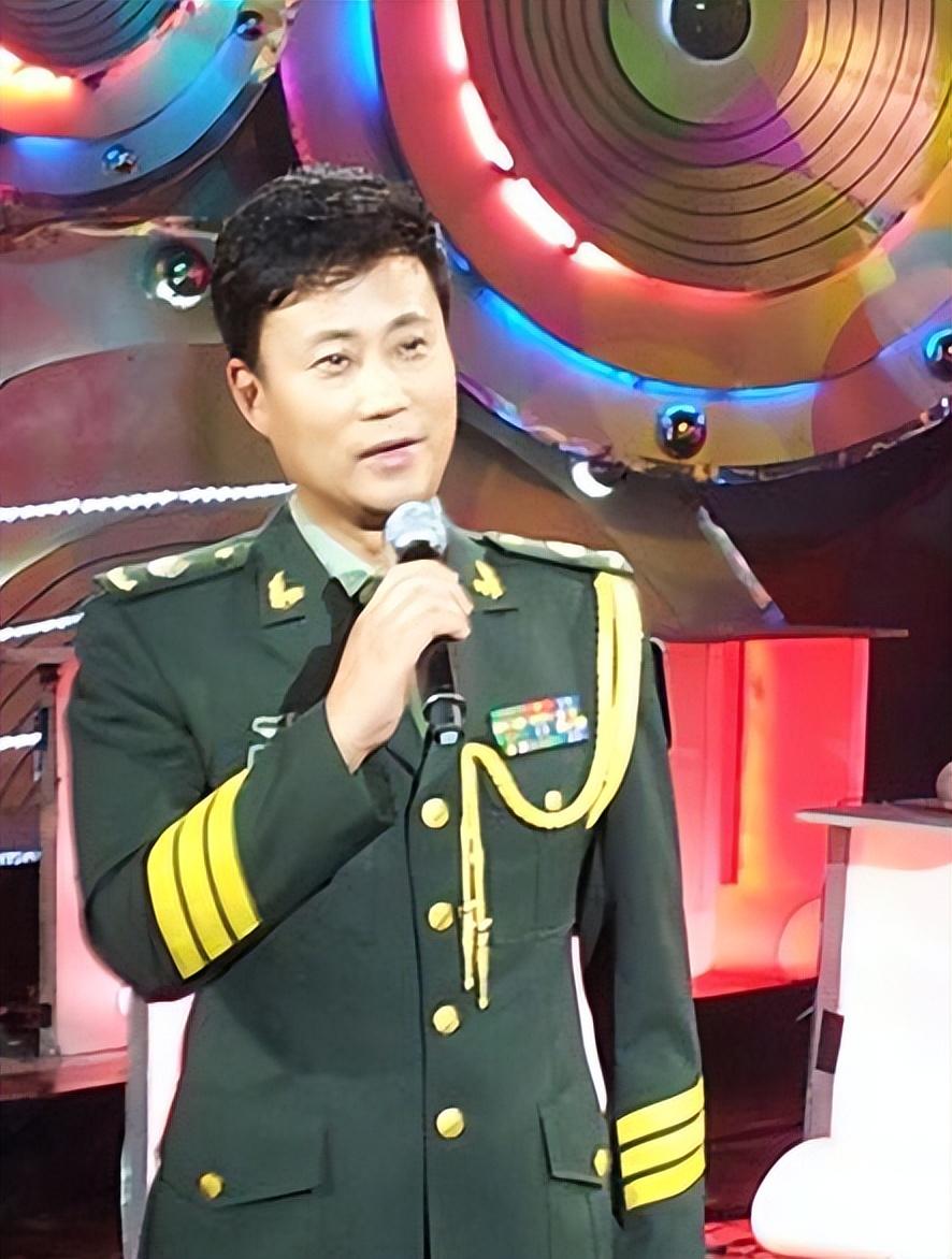 回顾:离婚9年,看耿为华和小14岁前妻郑佳的境遇,生活差距太大