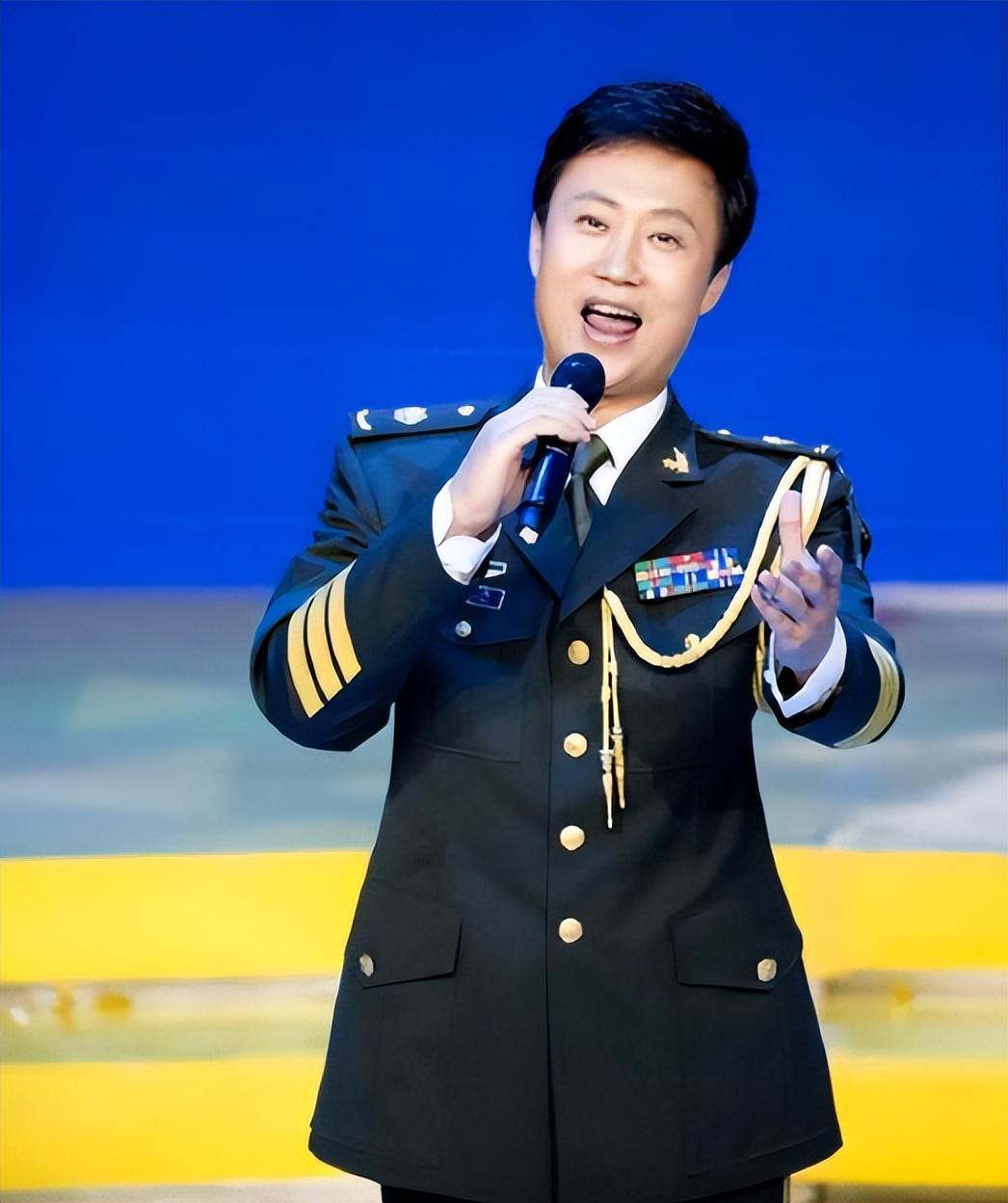 回顾:离婚9年,看耿为华和小14岁前妻郑佳的境遇,生活差距太大
