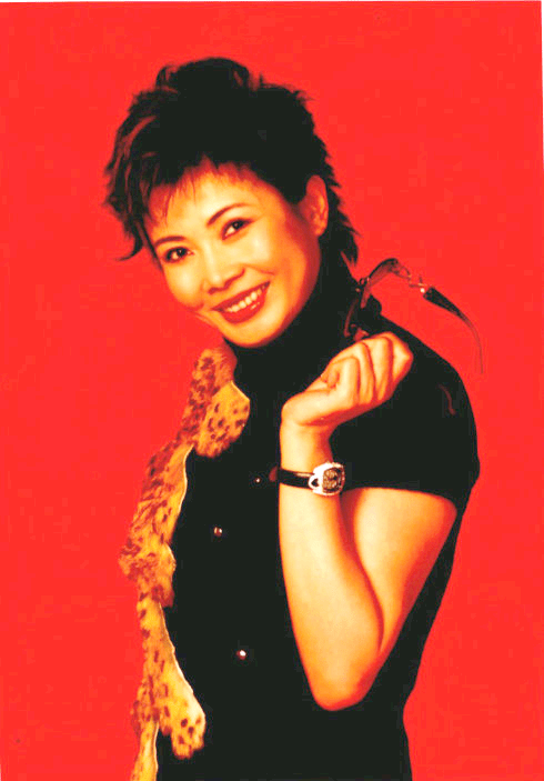 回顾:中国主持第一人阚丽君:15岁成名,20岁火遍全国,今65岁仍未婚