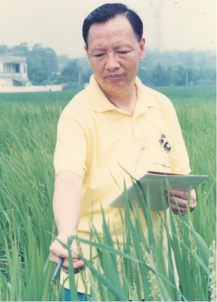 卢永根感动中国图片图片