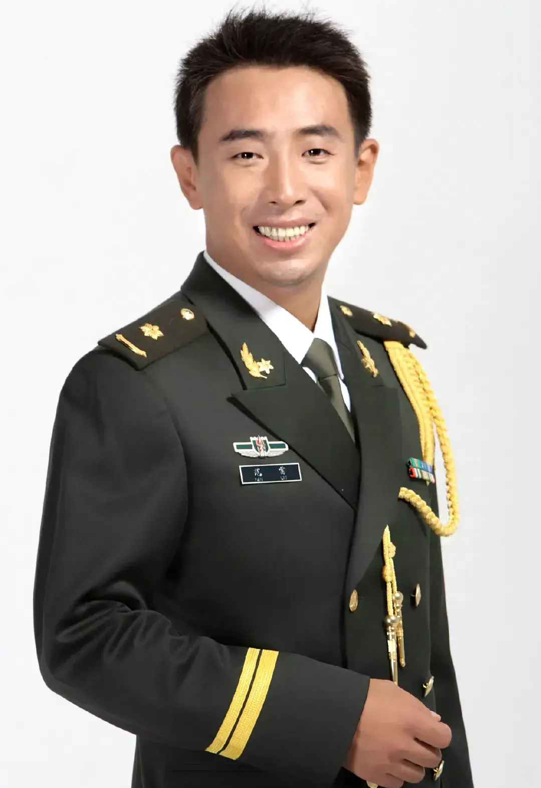 回顾:范雷娶圈外妻子,恩爱多年生一女,岳母夸他是个好女婿