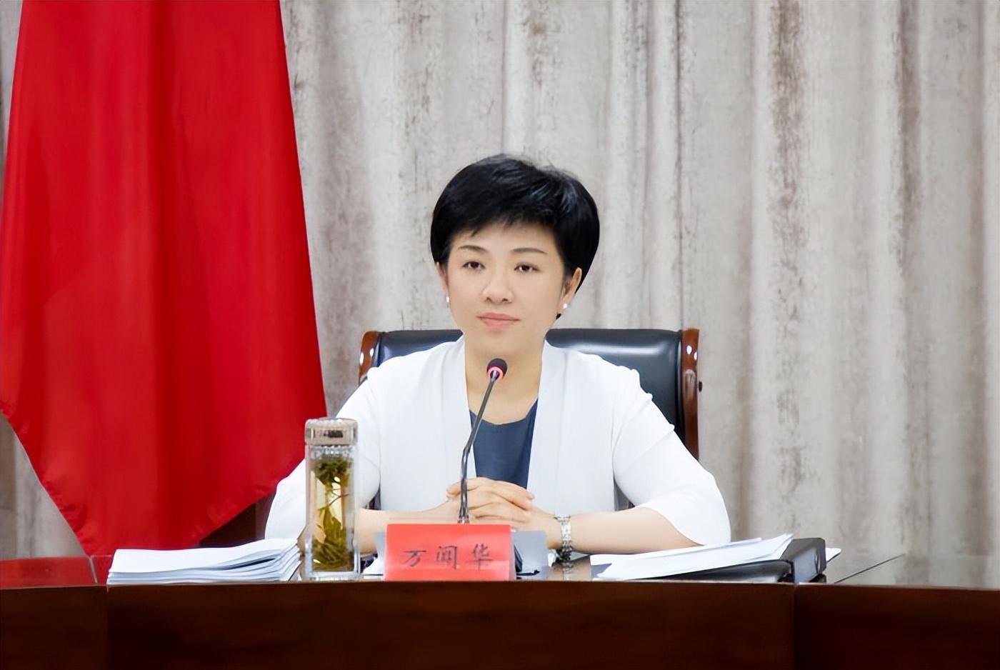 她曾是江苏最年轻地级市市长,现任泰州市长,集才华