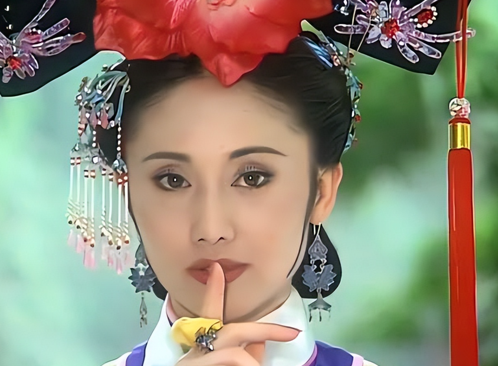 1756年,29岁令妃生下第一个孩子后,还未出月子,乾隆就迫不及待地宠幸