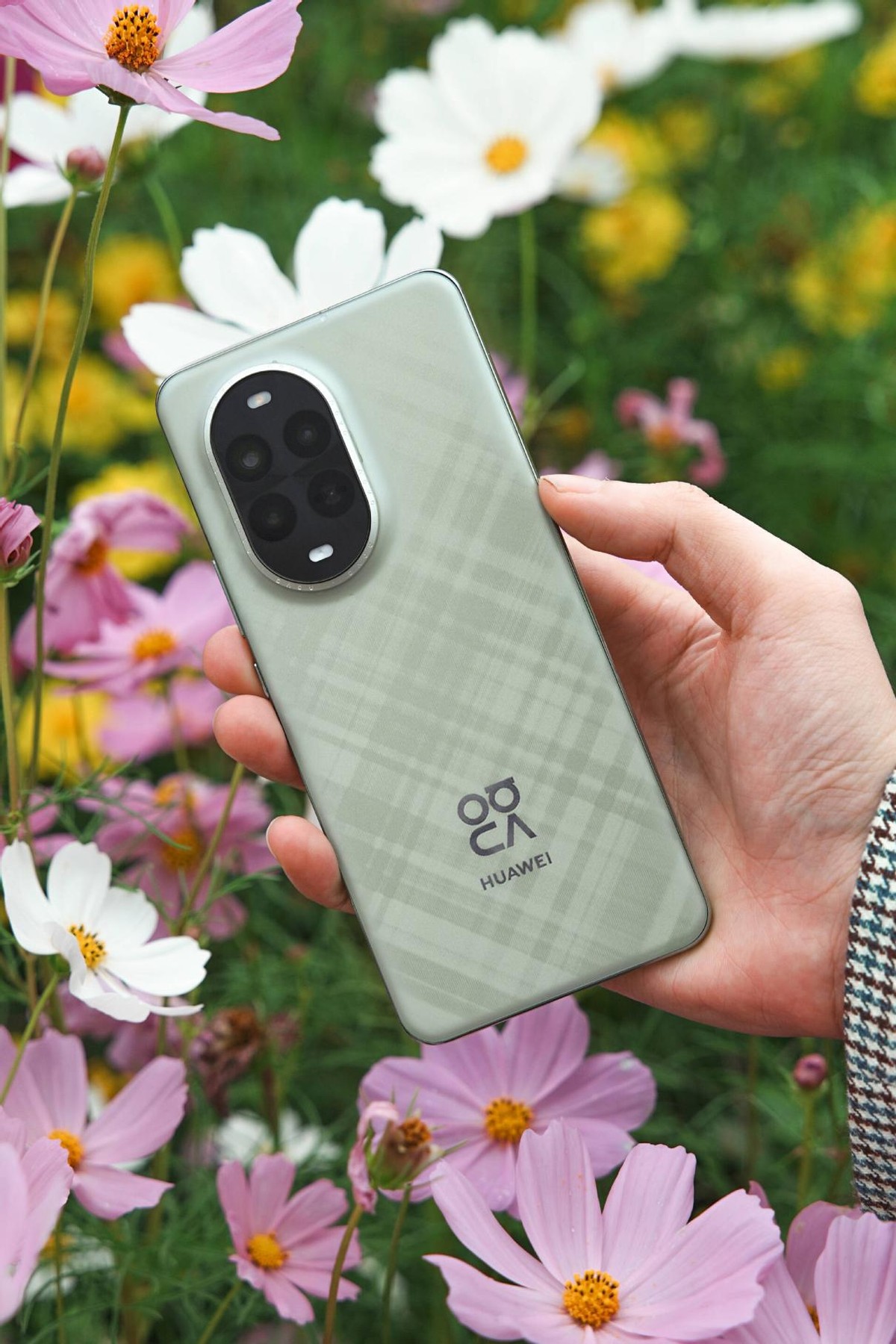 哪个品牌手机性价比最高适合年轻人用(哪个品牌手机性价比最高适合年轻人用的) 第2张