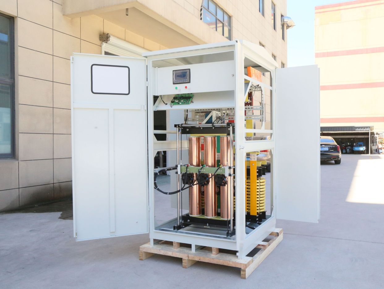 三相全自动稳压器800kva是一种根据负载变化自动调整输出电压的稳压器