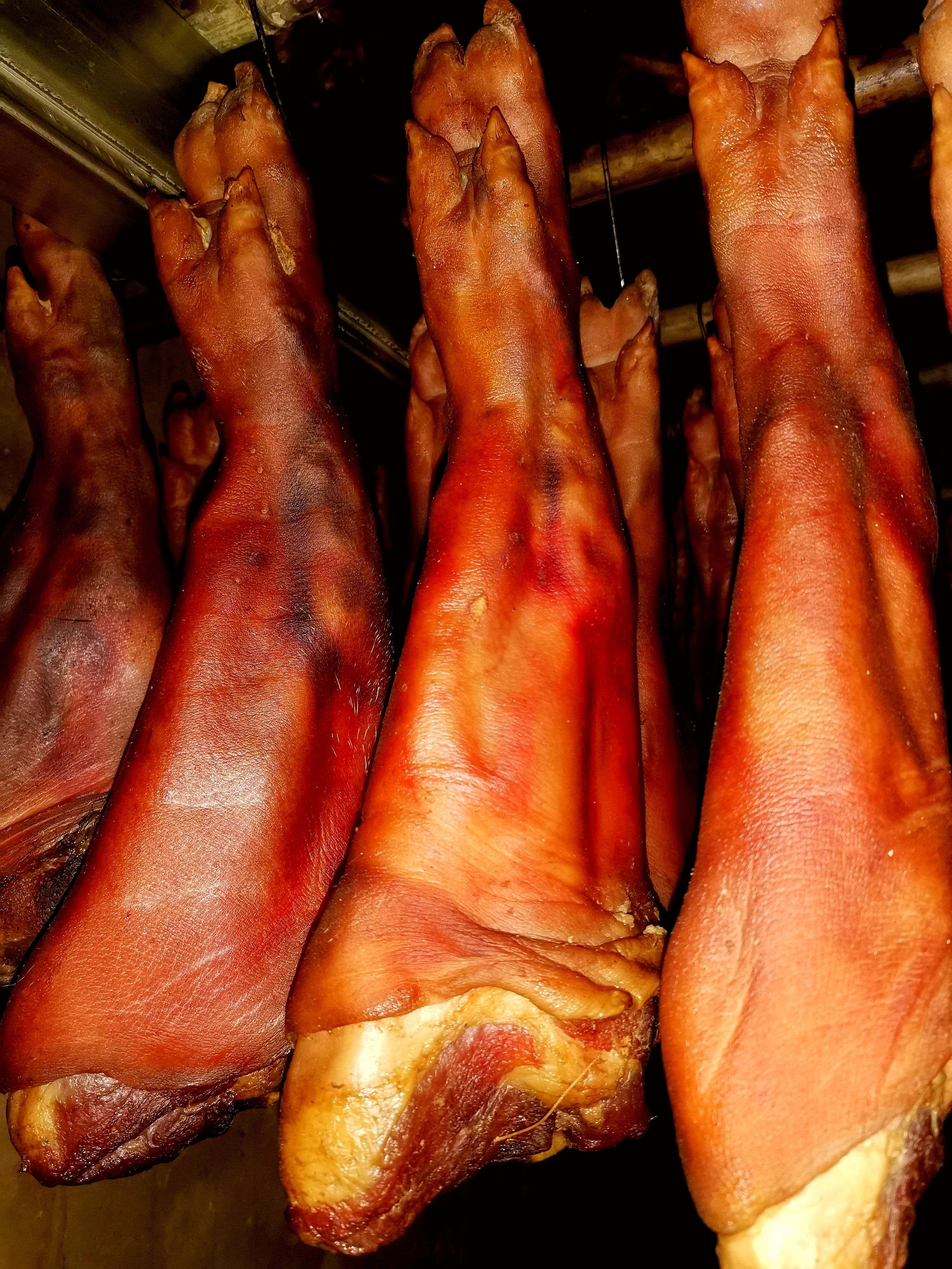 烟熏腊猪脚的家常吃法:让家里瞬间飘满幸福的烟火气