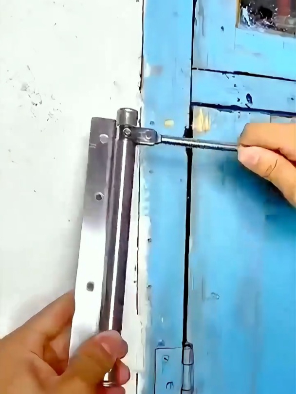 小伙自制一个自动开关门锁,真的太聪明了