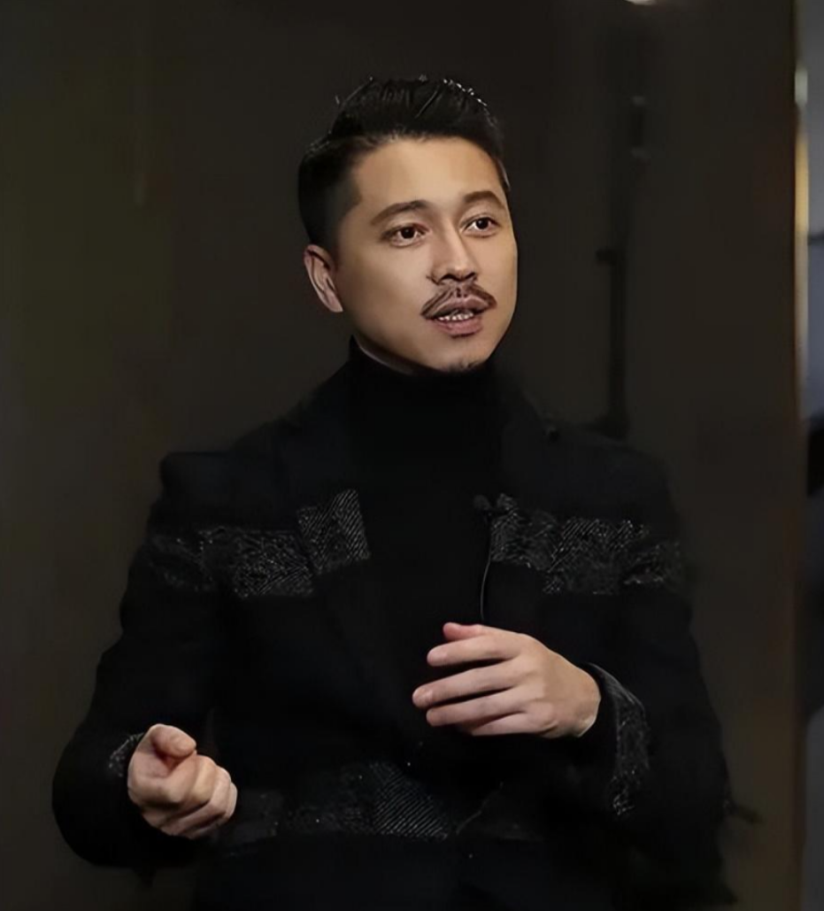 回顾:演员王雷:苦熬8年成名,和李小萌相爱18年,却被黄轩连累惨了