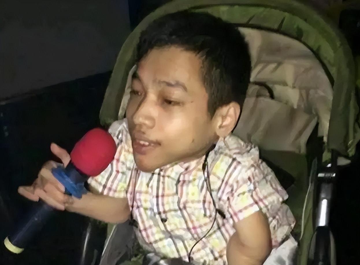 "轮椅总裁"李创利:身患脆骨病,身高不足1米,今38岁资产过亿