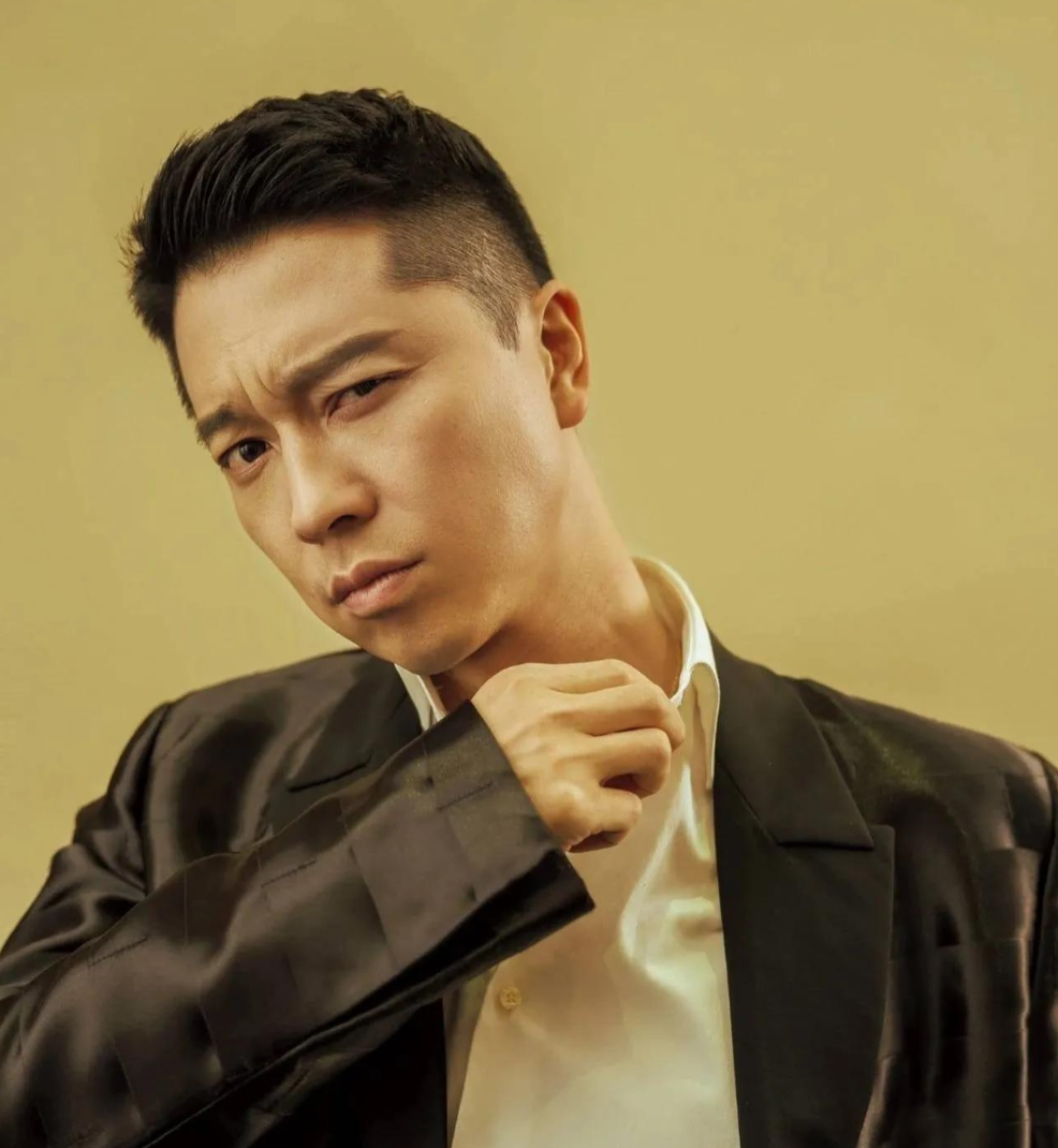 回顾:演员王雷:苦熬8年成名,和李小萌相爱18年,却被黄轩连累惨了