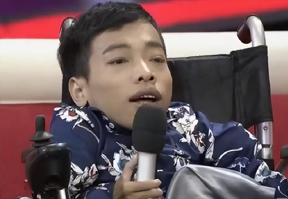 "轮椅总裁"李创利:身患脆骨病,身高不足1米,今38岁资产过亿