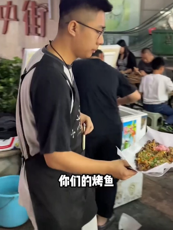 小本摆摊赚钱项目有哪些(小本摆摊赚钱项目有哪些内容)