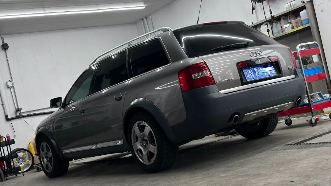 从报废厂拉来一辆2005年奥迪草原狼,全车大翻新,秒变美女一手车