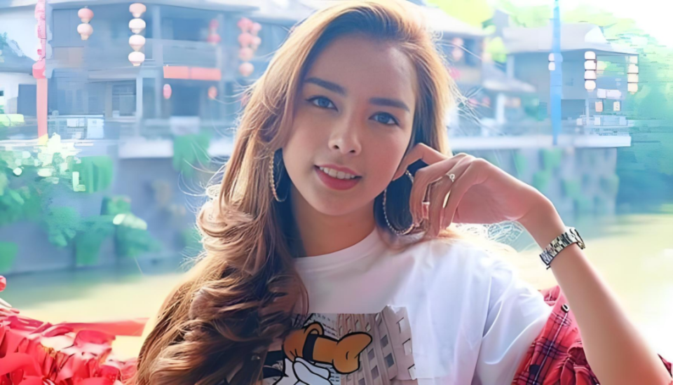 泰国最美"人妖皇后"妮莎,嫁给中国小伙,9年后他们怎样了?