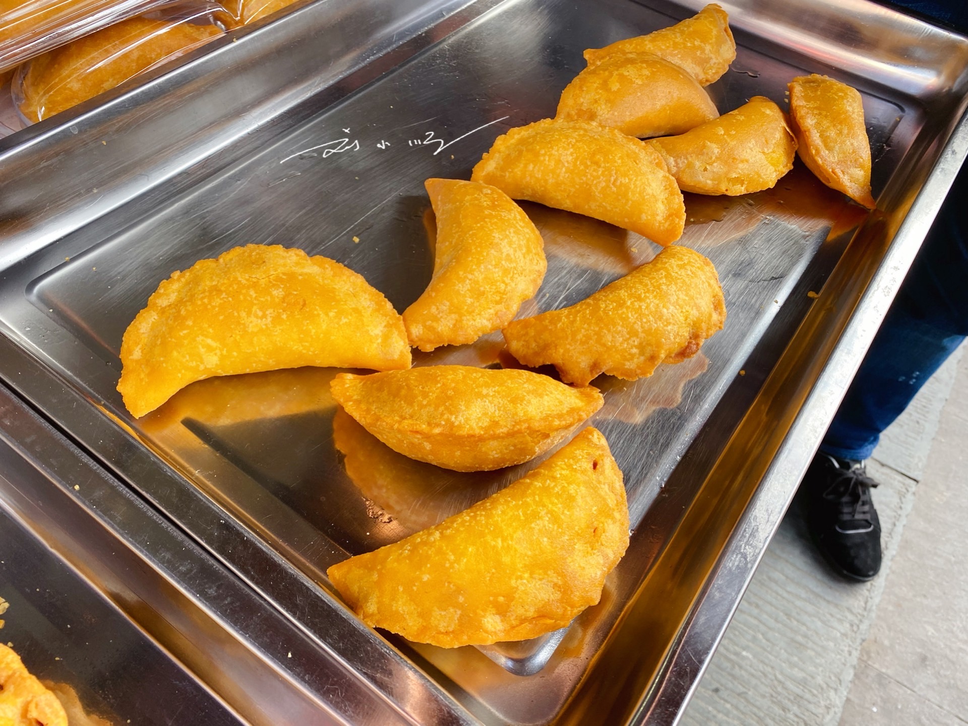 遗迹众多,人文底蕴深厚,已经逐渐成为一个梅城古镇美食梅城小吃梅城