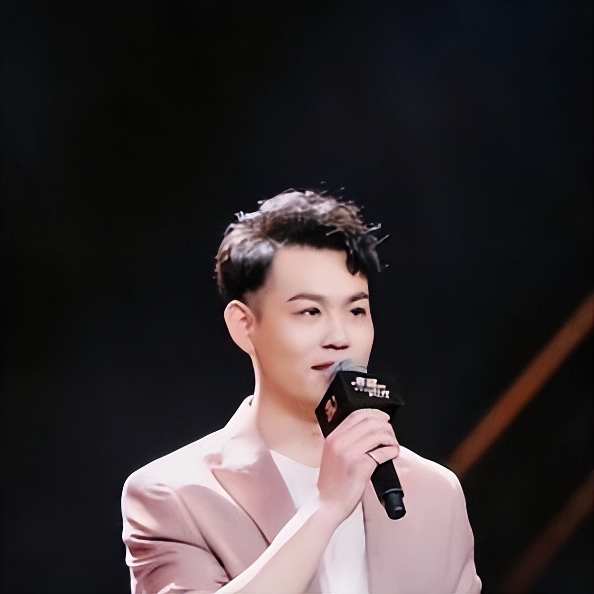 玉浩突发声明!卢鑫公款私用已违法,从未辱骂卢鑫父亲