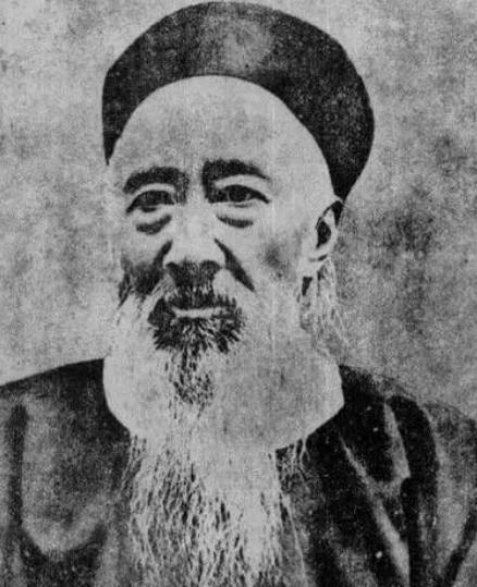 曾国藩,左宗棠,李鸿章,张之洞,晚清四大名臣中谁的地位最高?