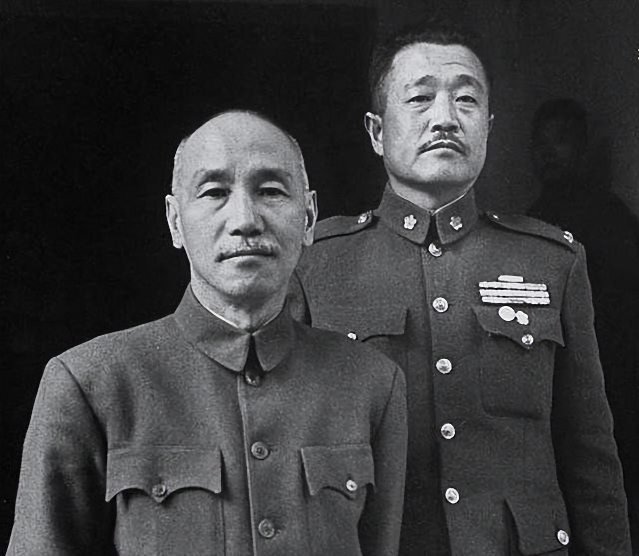 1962年杜聿明参加国庆庆典,看到一中将很惊讶:你没被我们击毙?