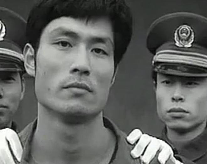 回顾:鹤岗128武装抢劫案,残杀同伙并毁容,破案密码为一颗假牙